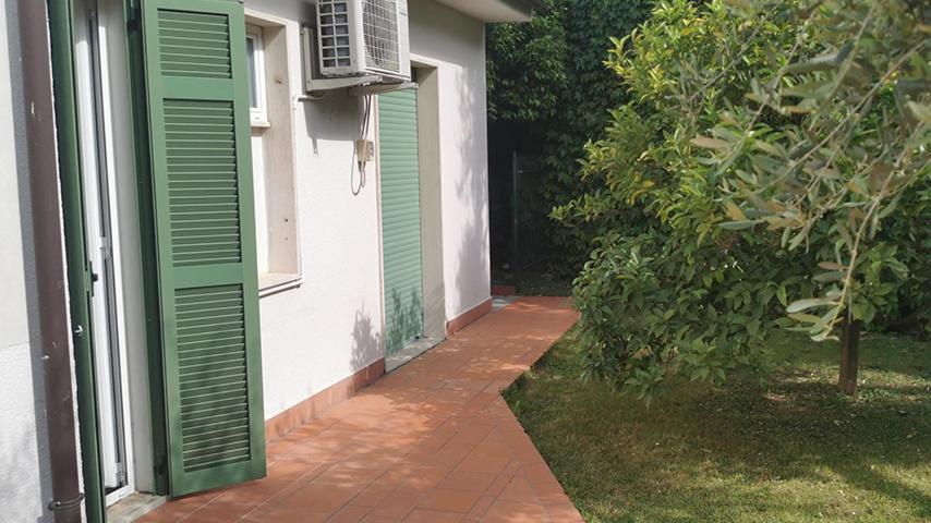 Residence Dei Fiori Pietra Ligure Bagian luar foto