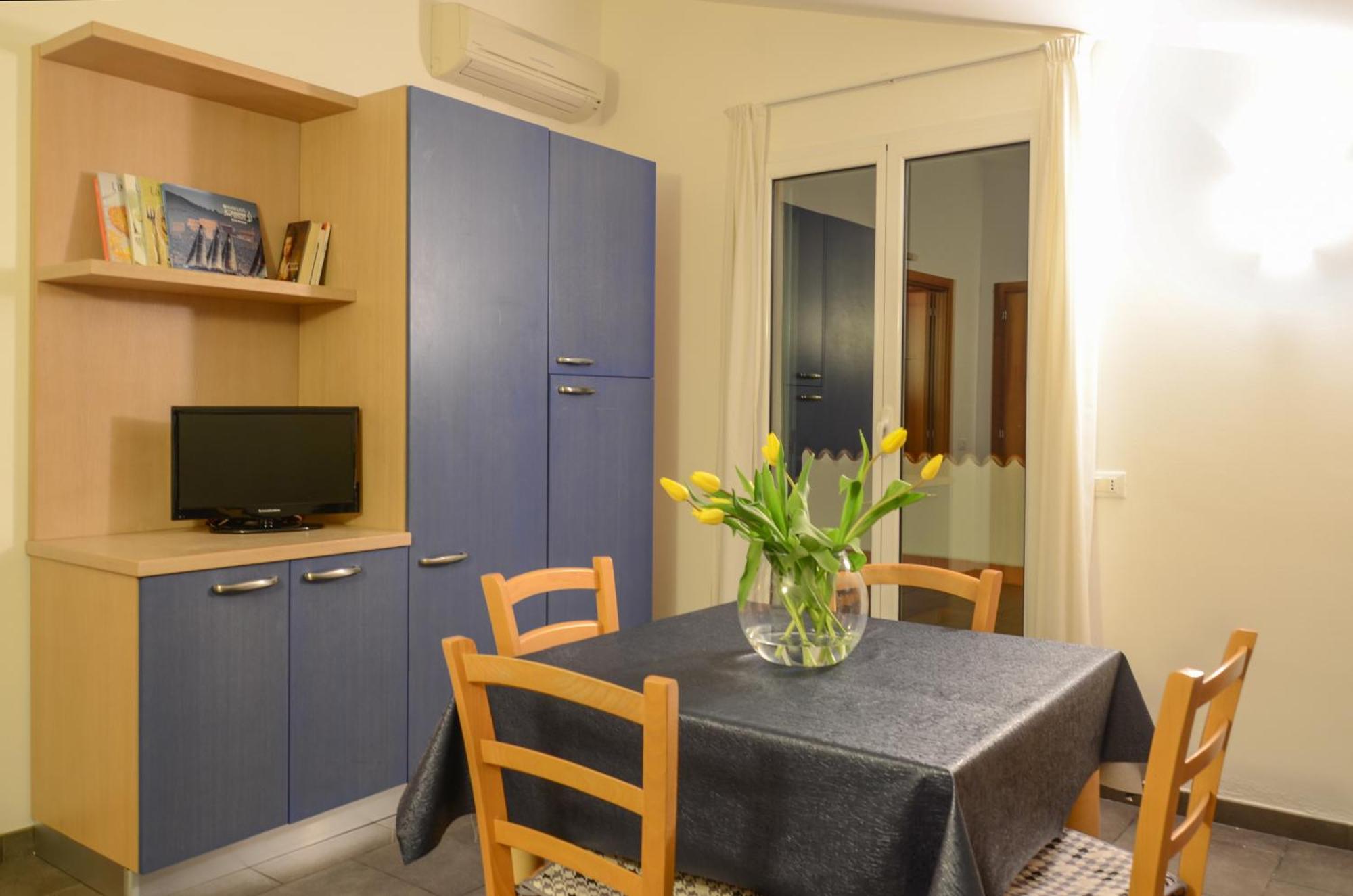 Residence Dei Fiori Pietra Ligure Bagian luar foto