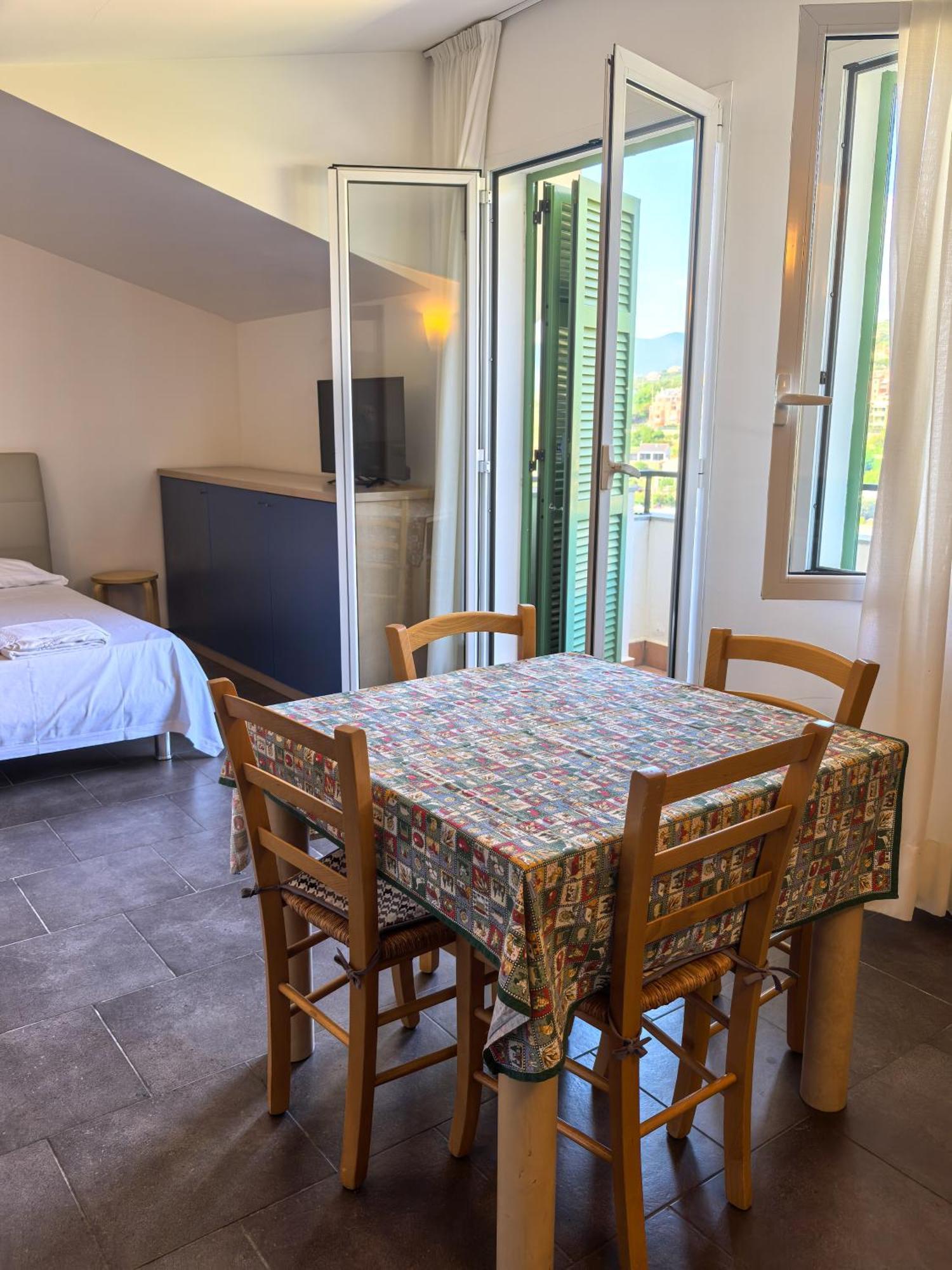 Residence Dei Fiori Pietra Ligure Bagian luar foto