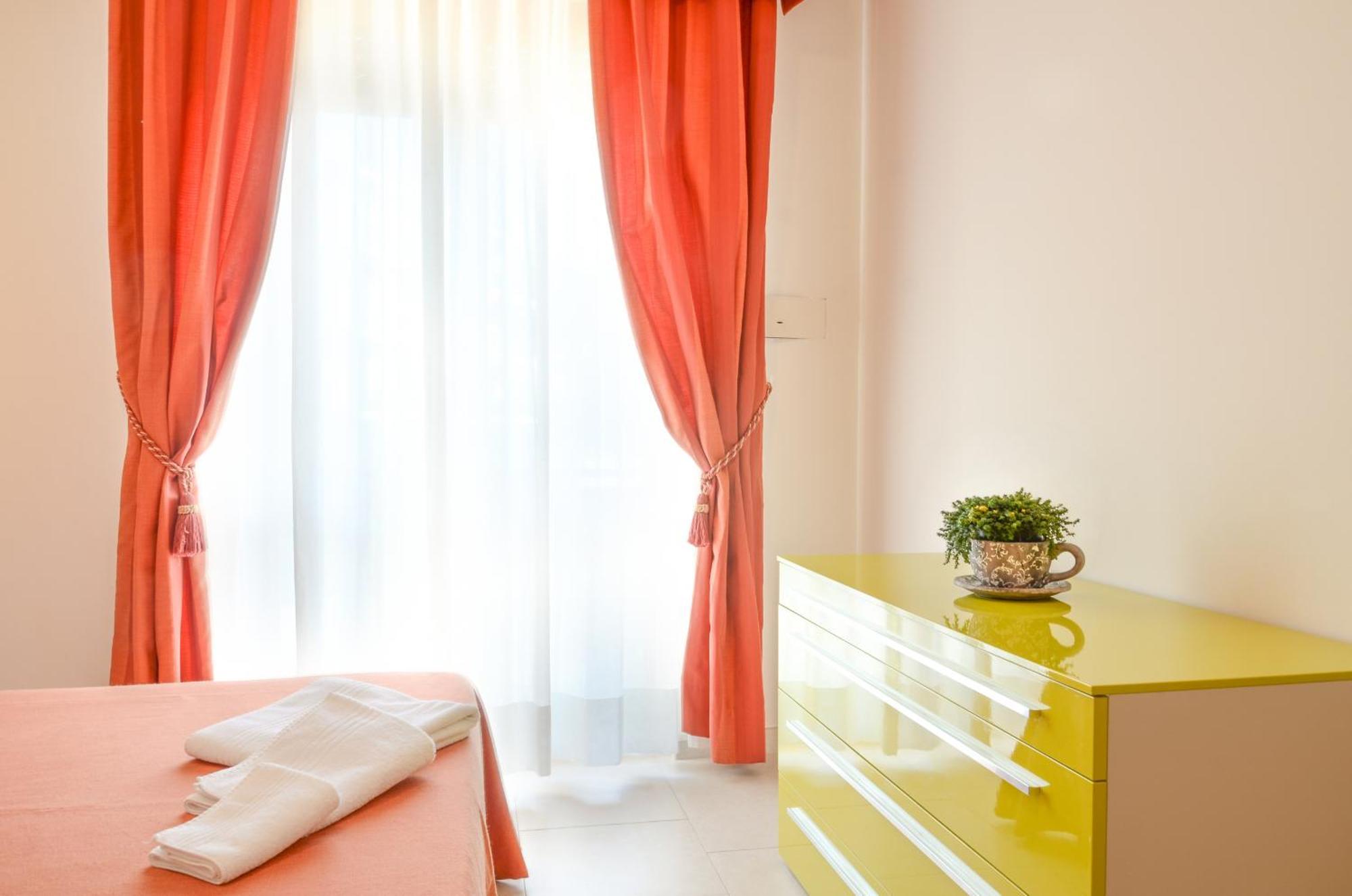 Residence Dei Fiori Pietra Ligure Bagian luar foto
